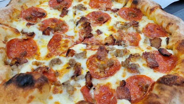 December Pizza Special: the Headliner